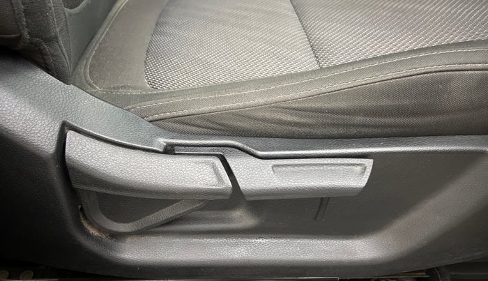 2020 KIA SELTOS HTK PLUS AT 1.5 DIESEL, Diesel, Automatic, 49,488 km, Driver Side Adjustment Panel