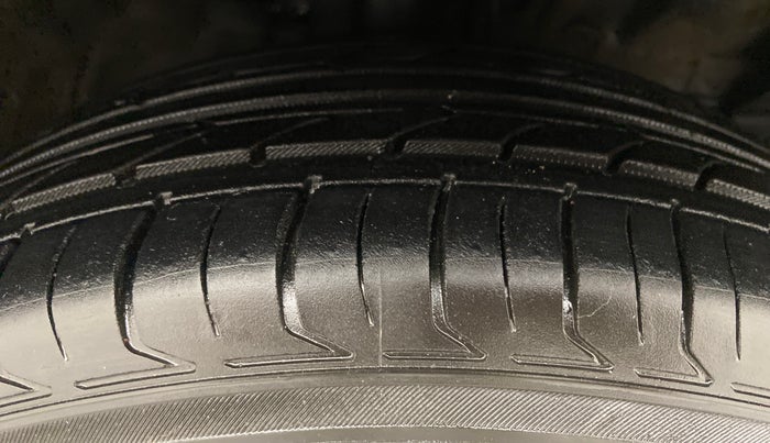 2020 KIA SELTOS HTK PLUS AT 1.5 DIESEL, Diesel, Automatic, 49,488 km, Right Front Tyre Tread