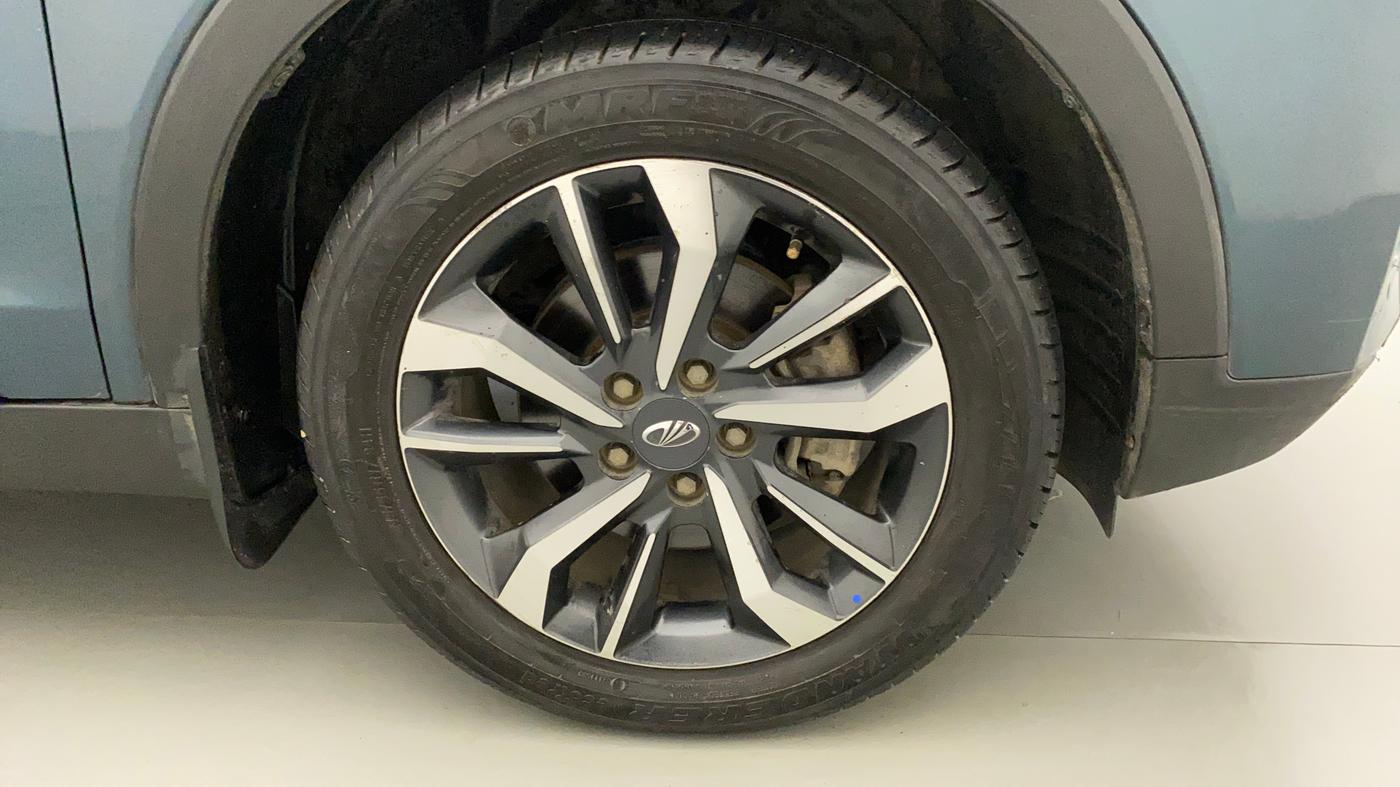 2019 Mahindra XUV300 W8 (O) 1.2 PETROL, Petrol, Manual, 69,558 km, Right Front Wheel