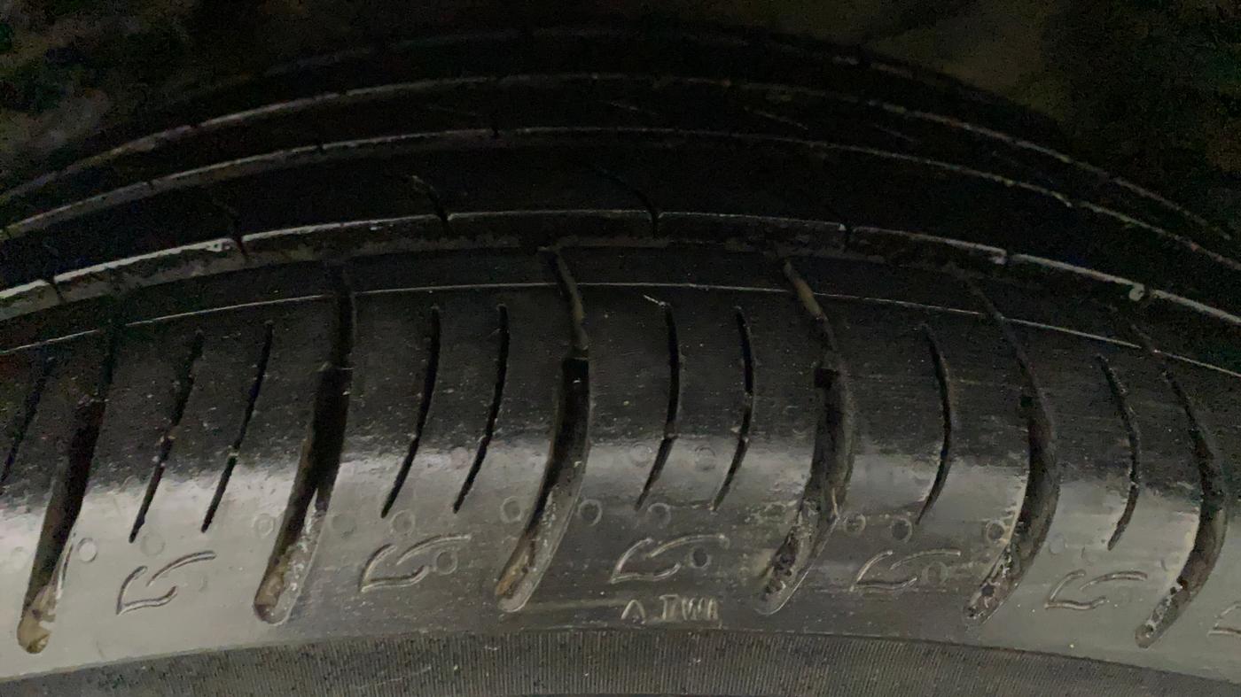 2019 Mahindra XUV300 W8 (O) 1.2 PETROL, Petrol, Manual, 69,558 km, Right Rear Tyre Tread