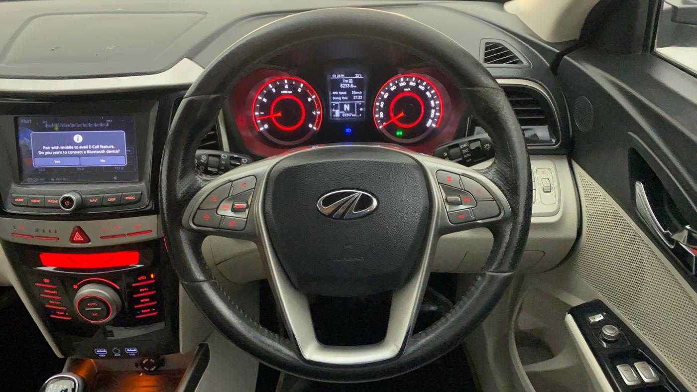 2019 Mahindra XUV300 W8 (O) 1.2 PETROL, Petrol, Manual, 69,558 km, Steering Wheel Close Up