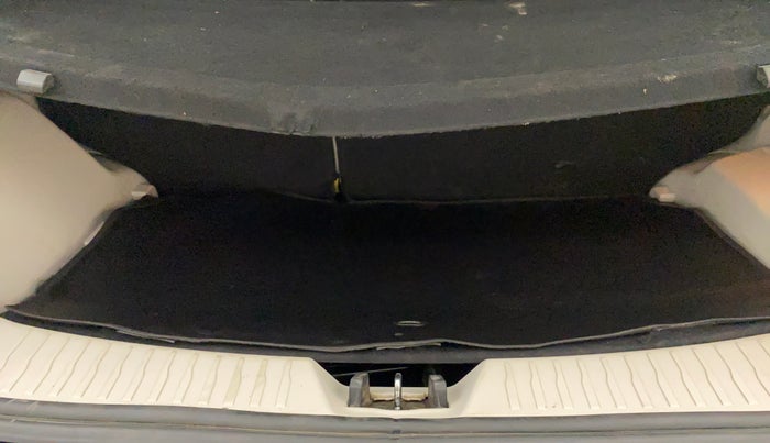 2019 Mahindra XUV300 W8 (O) 1.2 PETROL, Petrol, Manual, 69,558 km, Boot Inside
