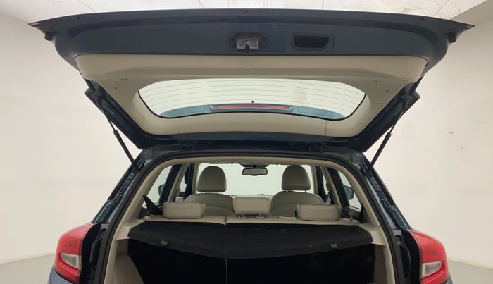 2019 Mahindra XUV300 W8 (O) 1.2 PETROL, Petrol, Manual, 69,558 km, Boot Door Open