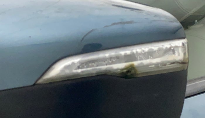 2019 Mahindra XUV300 W8 (O) 1.2 PETROL, Petrol, Manual, 69,558 km, Left rear-view mirror - Indicator light has minor damage