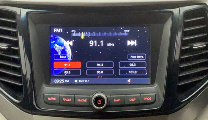 2019 Mahindra XUV300 W8 (O) 1.2 PETROL, Petrol, Manual, 69,558 km, Infotainment System