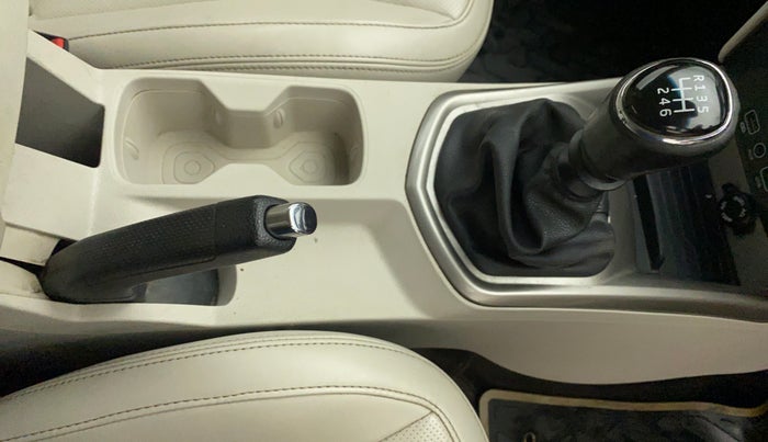 2019 Mahindra XUV300 W8 (O) 1.2 PETROL, Petrol, Manual, 69,558 km, Gear Lever