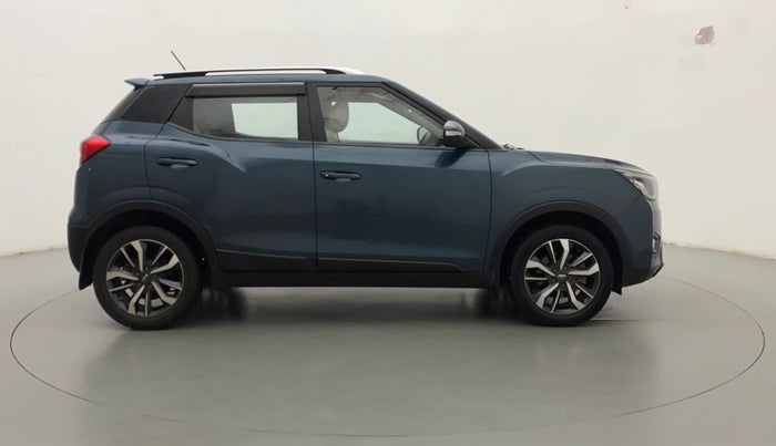 2019 Mahindra XUV300 W8 (O) 1.2 PETROL, Petrol, Manual, 69,558 km, Right Side
