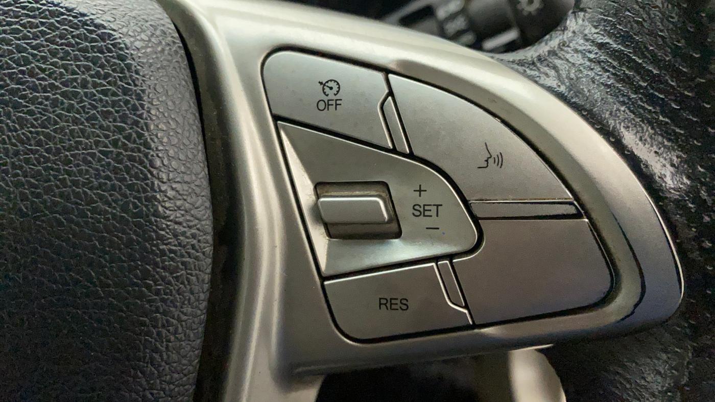 2019 Mahindra XUV300 W8 (O) 1.2 PETROL, Petrol, Manual, 69,558 km, Adaptive Cruise Control