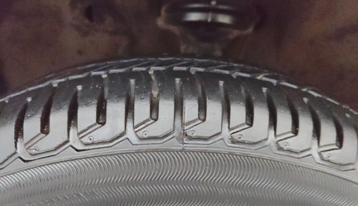 2018 Maruti Wagon R 1.0 VXI (O) AMT, Petrol, Automatic, 52,377 km, Left Front Tyre Tread