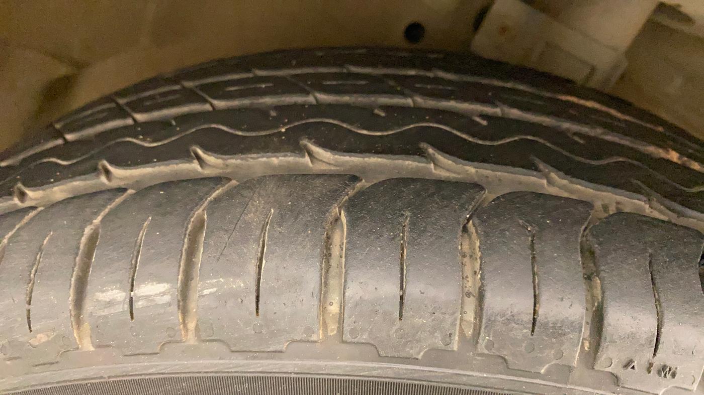 2012 Maruti Ertiga VDI, Diesel, Manual, 67,242 km, Right Front Tyre Tread