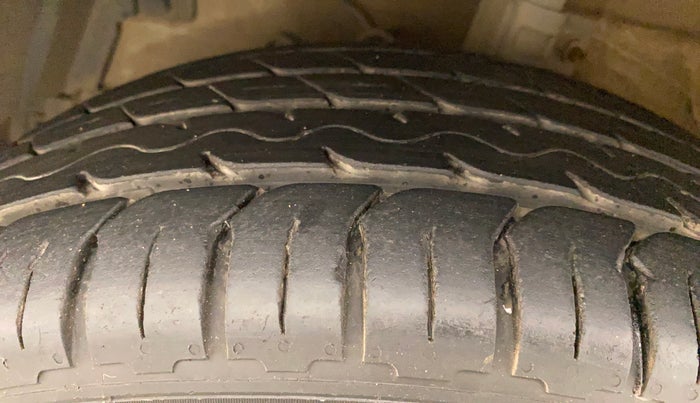 2012 Maruti Ertiga VDI, Diesel, Manual, 67,242 km, Left Front Tyre Tread