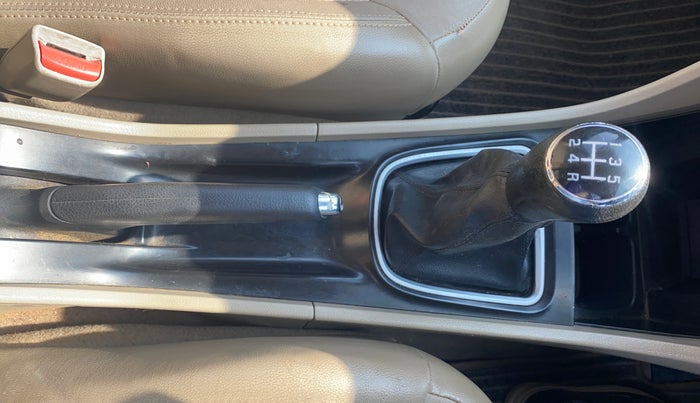 2015 Maruti Ciaz ZDI+ SHVS, Diesel, Manual, 64,541 km, Gear Lever