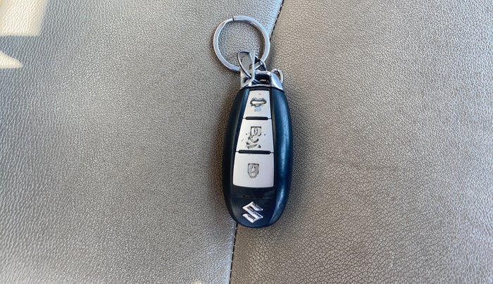 2015 Maruti Ciaz ZDI+ SHVS, Diesel, Manual, 64,541 km, Key Close Up