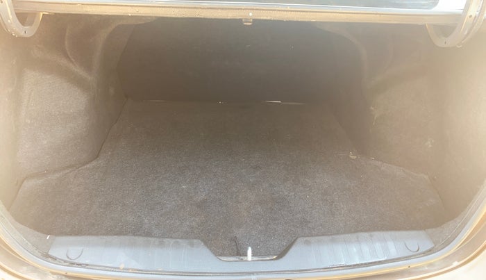 2015 Maruti Ciaz ZDI+ SHVS, Diesel, Manual, 64,541 km, Boot Inside