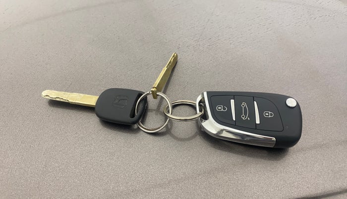 2015 Honda Jazz 1.2L I-VTEC V AT, Petrol, Automatic, 80,054 km, Key Close Up