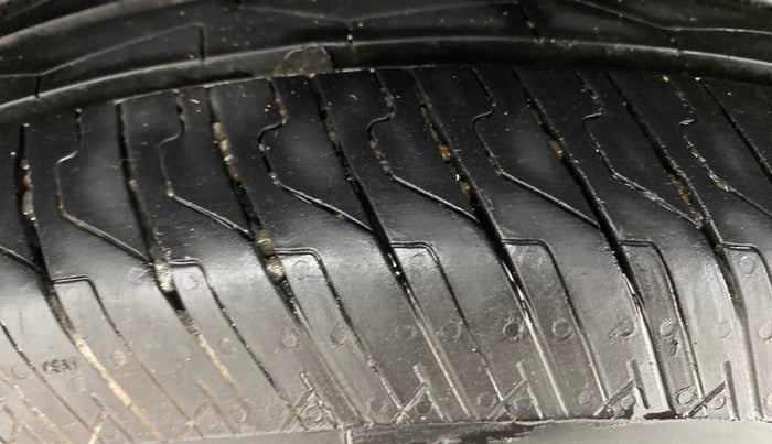 2025 Tata PUNCH Accomplished Plus (S) AMT, Petrol, Automatic, 8,487 km, Right Rear Tyre Tread