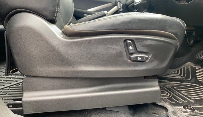 2020 MG HECTOR SHARP HYBRID 1.5 PETROL, Petrol, Manual, 41,956 km, Driver Side Adjustment Panel
