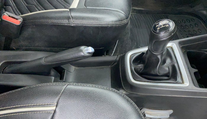 2018 Maruti Swift VXI D, Petrol, Manual, 94,328 km, Gear Lever