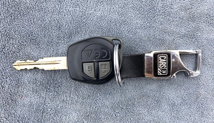2018 Maruti Swift VXI D, Petrol, Manual, 94,328 km, Key Close Up
