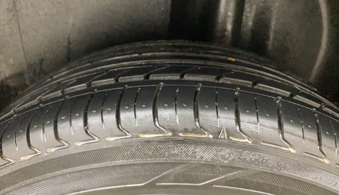 2014 Volkswagen Polo COMFORTLINE 1.2L PETROL, Petrol, Manual, 59,971 km, Left Rear Tyre Tread