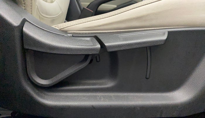 2020 KIA SELTOS HTX 1.5 PETROL, Petrol, Manual, 66,288 km, Driver Side Adjustment Panel