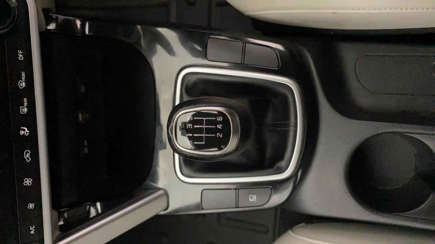 2020 KIA SELTOS HTX 1.5 PETROL, Petrol, Manual, 66,288 km, Gear Lever