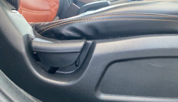 2019 Hyundai Elite i20 MAGNA PLUS 1.2, Petrol, Manual, 83,244 km, Driver Side Adjustment Panel