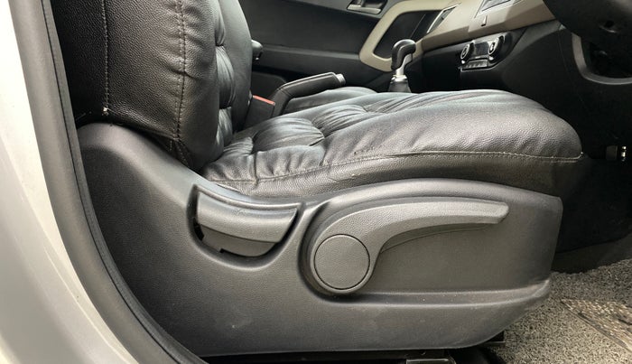 2016 Hyundai Creta SX PLUS 1.6 PETROL, Petrol, Manual, 41,937 km, Driver Side Adjustment Panel