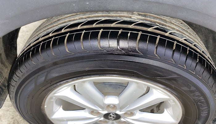 2016 Hyundai Creta SX PLUS 1.6 PETROL, Petrol, Manual, 41,937 km, Right Rear Tyre Tread