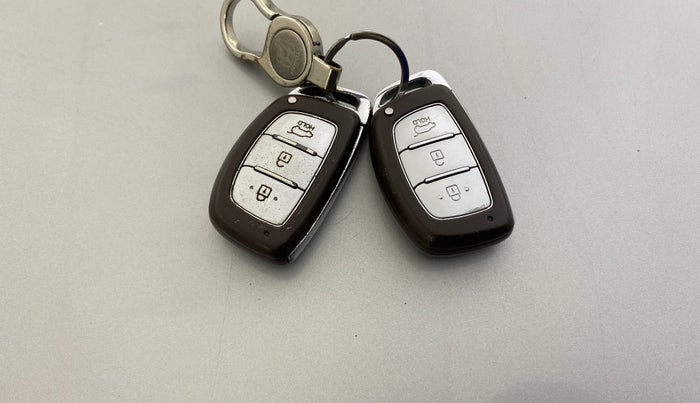 2016 Hyundai Creta SX PLUS 1.6 PETROL, Petrol, Manual, 41,937 km, Key Close Up