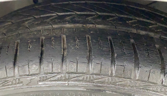 2015 Honda Amaze 1.2L I-VTEC VX, Petrol, Manual, 41,833 km, Right Front Tyre Tread