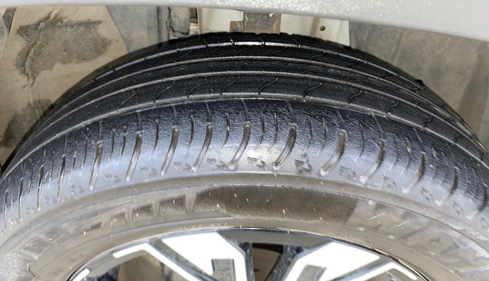 2022 Renault Kiger RXZ TURBO CVT, Petrol, Automatic, 10,345 km, Right Front Tyre Tread