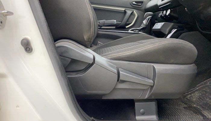 2022 Renault Kiger RXZ TURBO CVT, Petrol, Automatic, 10,345 km, Driver Side Adjustment Panel