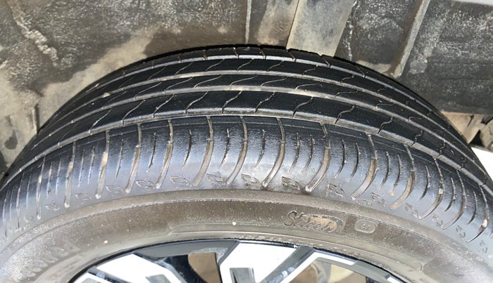 2022 Renault Kiger RXZ TURBO CVT, Petrol, Automatic, 10,345 km, Left Rear Tyre Tread