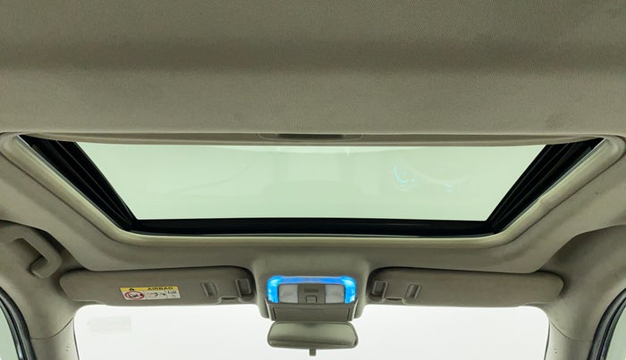 2019 Mahindra XUV500 W11 (O) AT, Diesel, Automatic, 52,460 km, Moonroof/ Sunroof