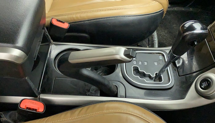 2019 Mahindra XUV500 W11 (O) AT, Diesel, Automatic, 52,460 km, Gear Lever
