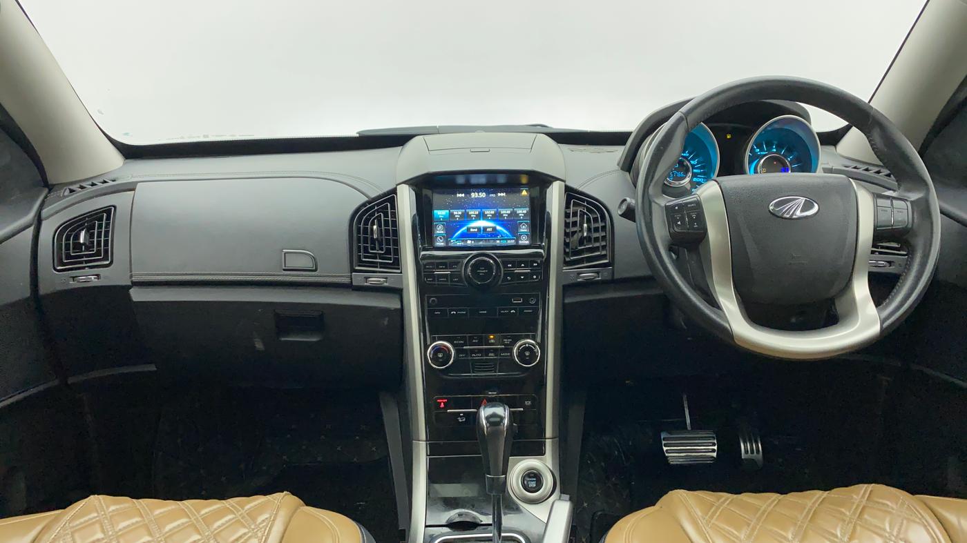 2019 Mahindra XUV500 W11 (O) AT, Diesel, Automatic, 52,460 km, Dashboard