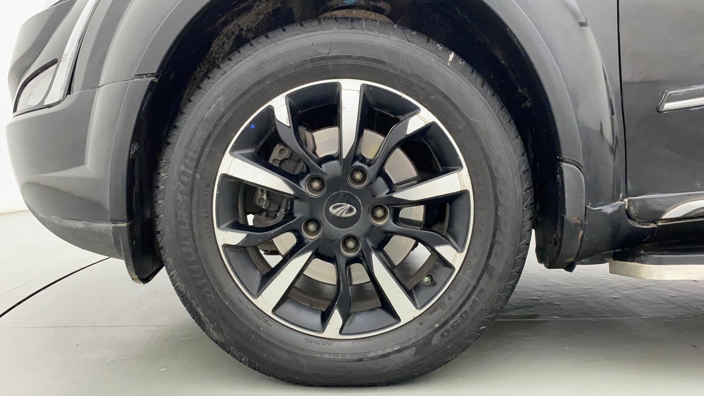 2019 Mahindra XUV500 W11 (O) AT, Diesel, Automatic, 52,460 km, Left Front Wheel