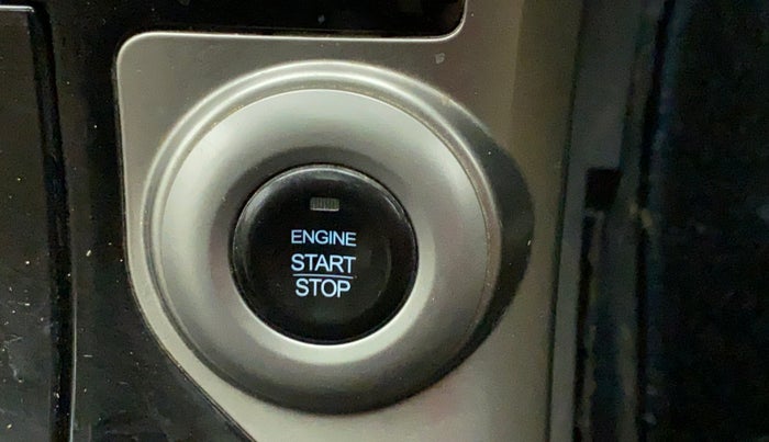 2019 Mahindra XUV500 W11 (O) AT, Diesel, Automatic, 52,460 km, Keyless Start/ Stop Button