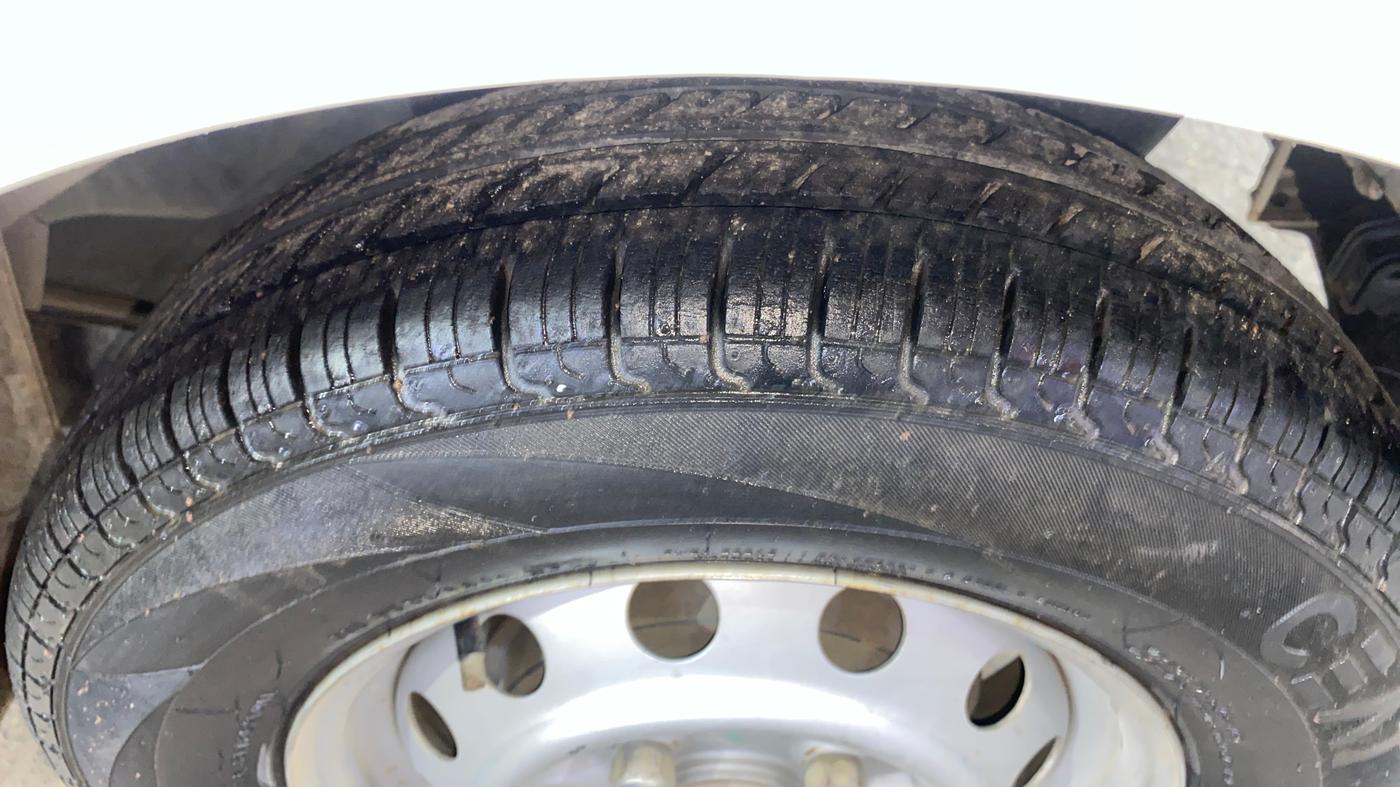 2017 Hyundai Eon ERA PLUS (O), Petrol, Manual, 54,359 km, Left Rear Tyre Tread