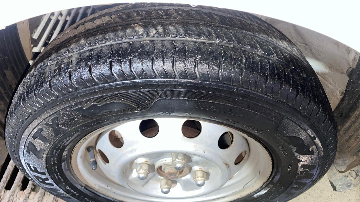2017 Hyundai Eon ERA PLUS (O), Petrol, Manual, 54,359 km, Left Front Tyre Tread