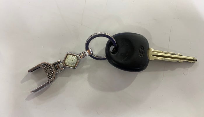 2017 Hyundai Eon ERA PLUS (O), Petrol, Manual, 54,359 km, Key Close Up