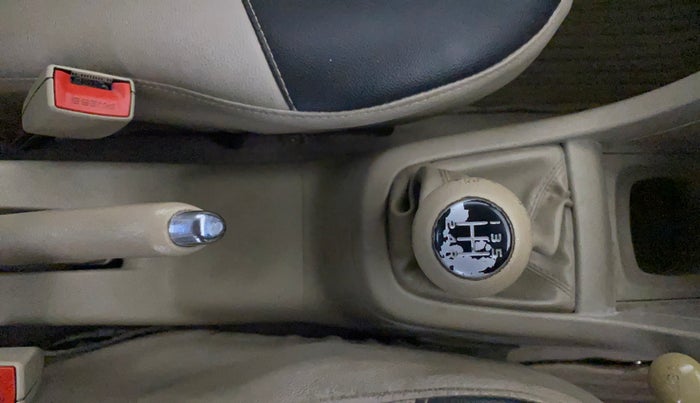 2015 Maruti Swift Dzire VXI, Petrol, Manual, 54,190 km, Gear Lever