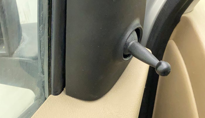 2010 Hyundai i10 ERA 1.1, Petrol, Manual, 60,967 km, Left rear-view mirror - ORVM knob broken and not working