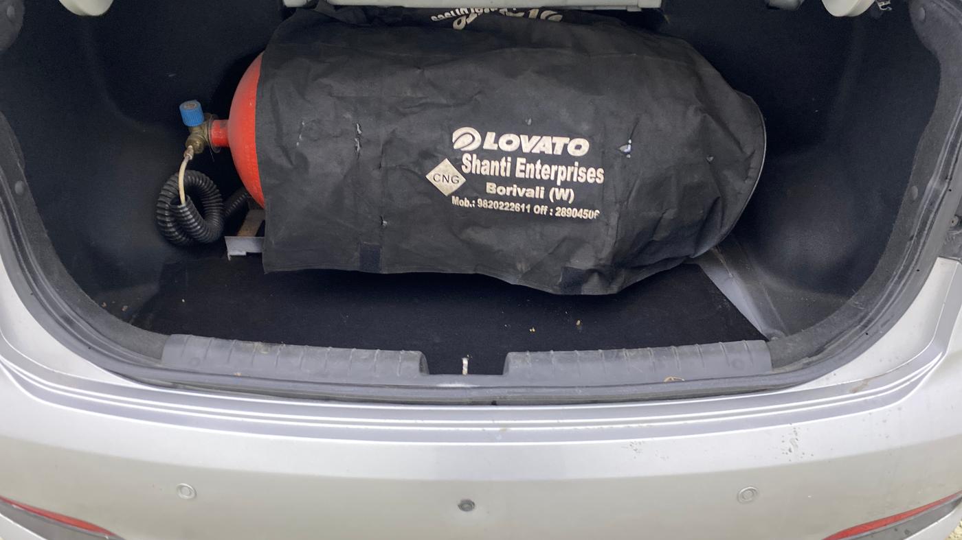 2017 Hyundai Xcent E+, CNG, Manual, 74,808 km, Boot Inside