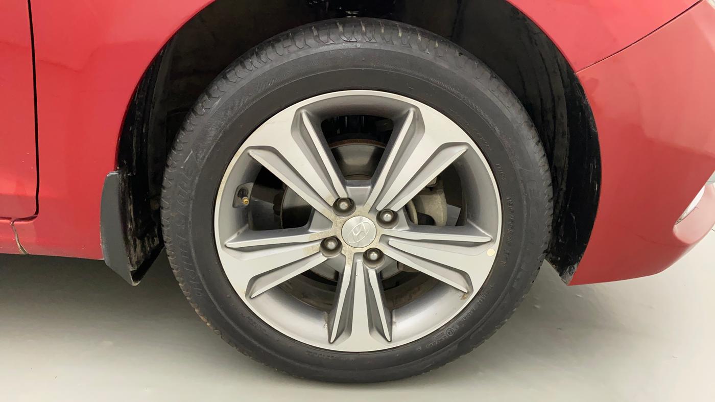 2018 Hyundai Verna 1.6 VTVT SX, Petrol, Manual, 52,517 km, Right Front Wheel