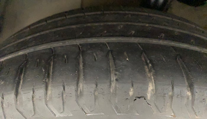 2018 Hyundai Verna 1.6 VTVT SX, Petrol, Manual, 52,517 km, Left Front Tyre Tread