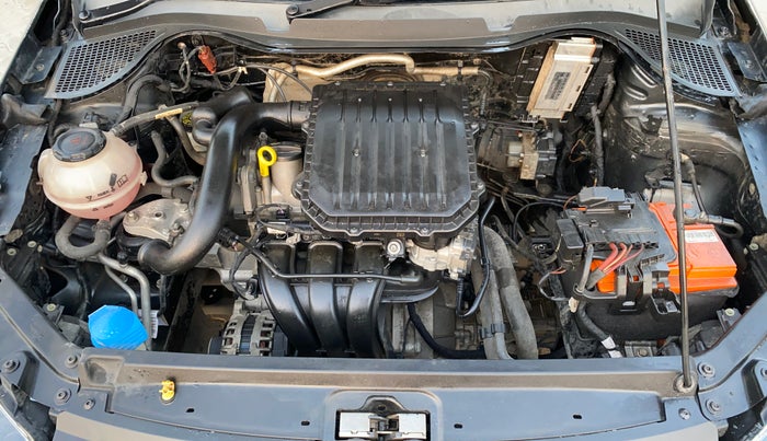 2020 Volkswagen Polo COMFORTLINE 1.0L TSI, Petrol, Manual, 70,362 km, Engine View