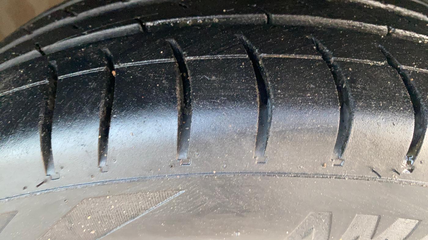 2020 Volkswagen Polo COMFORTLINE 1.0L TSI, Petrol, Manual, 70,362 km, Right Front Tyre Tread