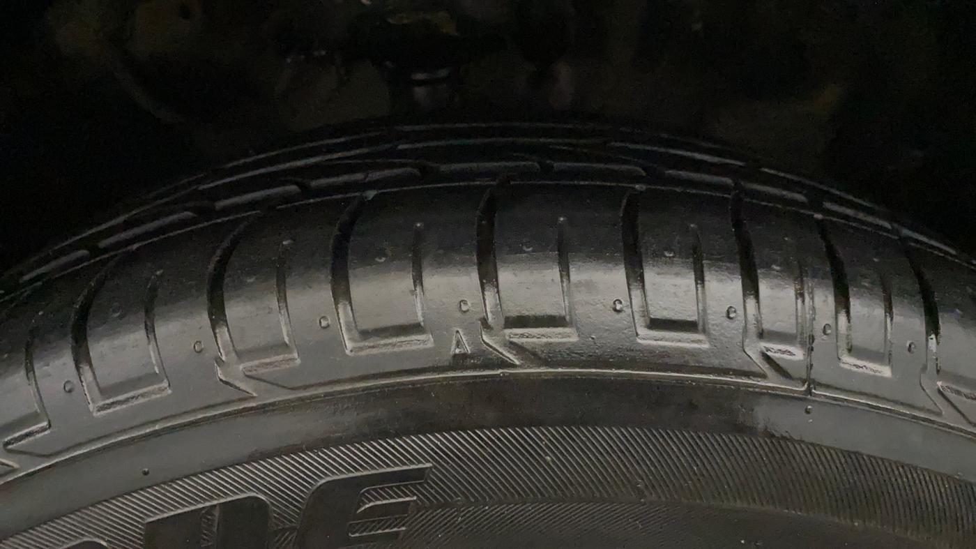 2021 KIA SELTOS HTX 1.5 PETROL, Petrol, Manual, 1,09,542 km, Right Front Tyre Tread